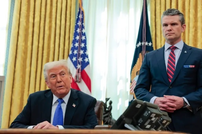 Mỹ nói sẽ đưa ra "các điều khoản đầu hàng" cho Iran, Tehran tuyên bố rắn