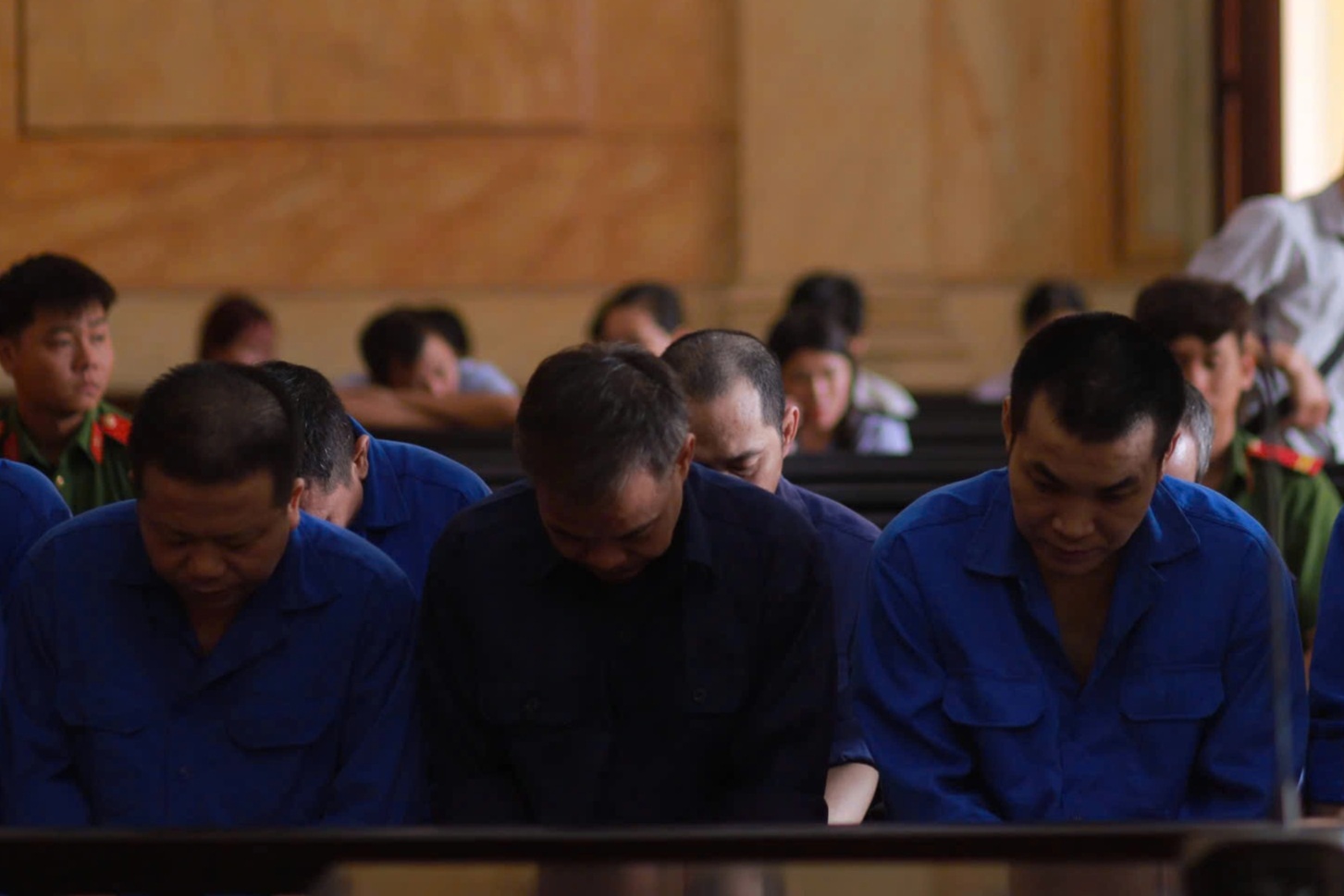 Đường dây “bảo kê” xe quá tải ở Khu Công nghệ cao TPHCM lĩnh án