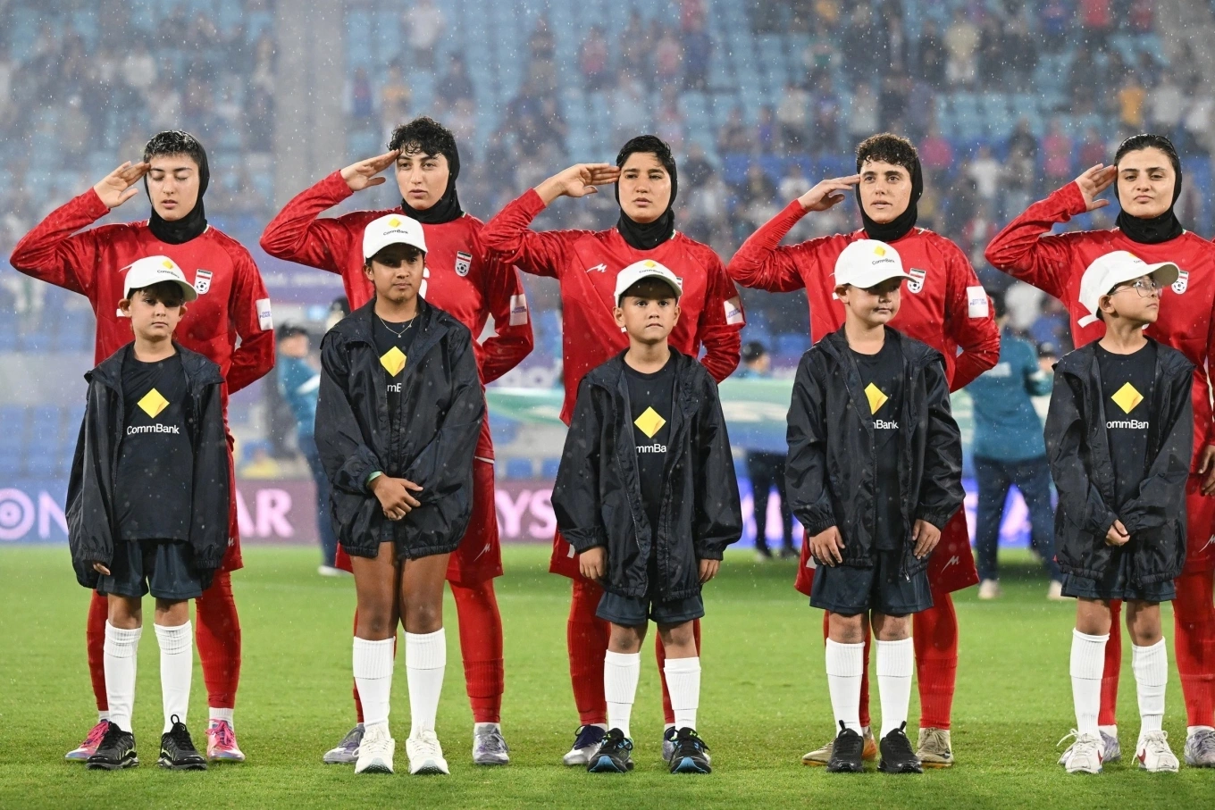 5 nữ cầu thủ đội tuyển Iran ở lại Australia sau Asian Cup