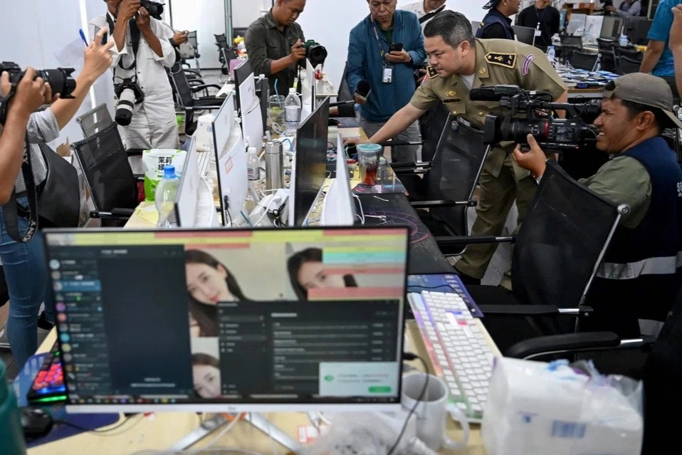 Bên trong trung tâm lừa đảo trực tuyến ở Campuchia