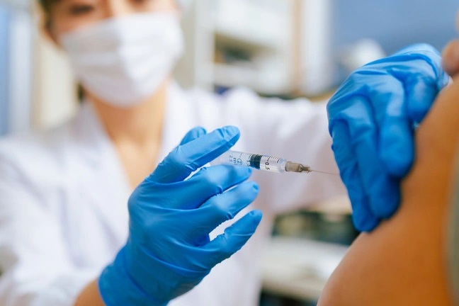 Nga tính tiêm miễn phí vaccine ung thư cho người dân