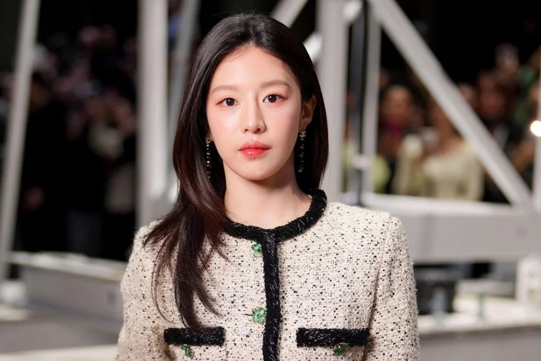 Ngôi sao Hàn Quốc vấp chỉ trích dữ dội chỉ vì chiếc chăn giữ ấm