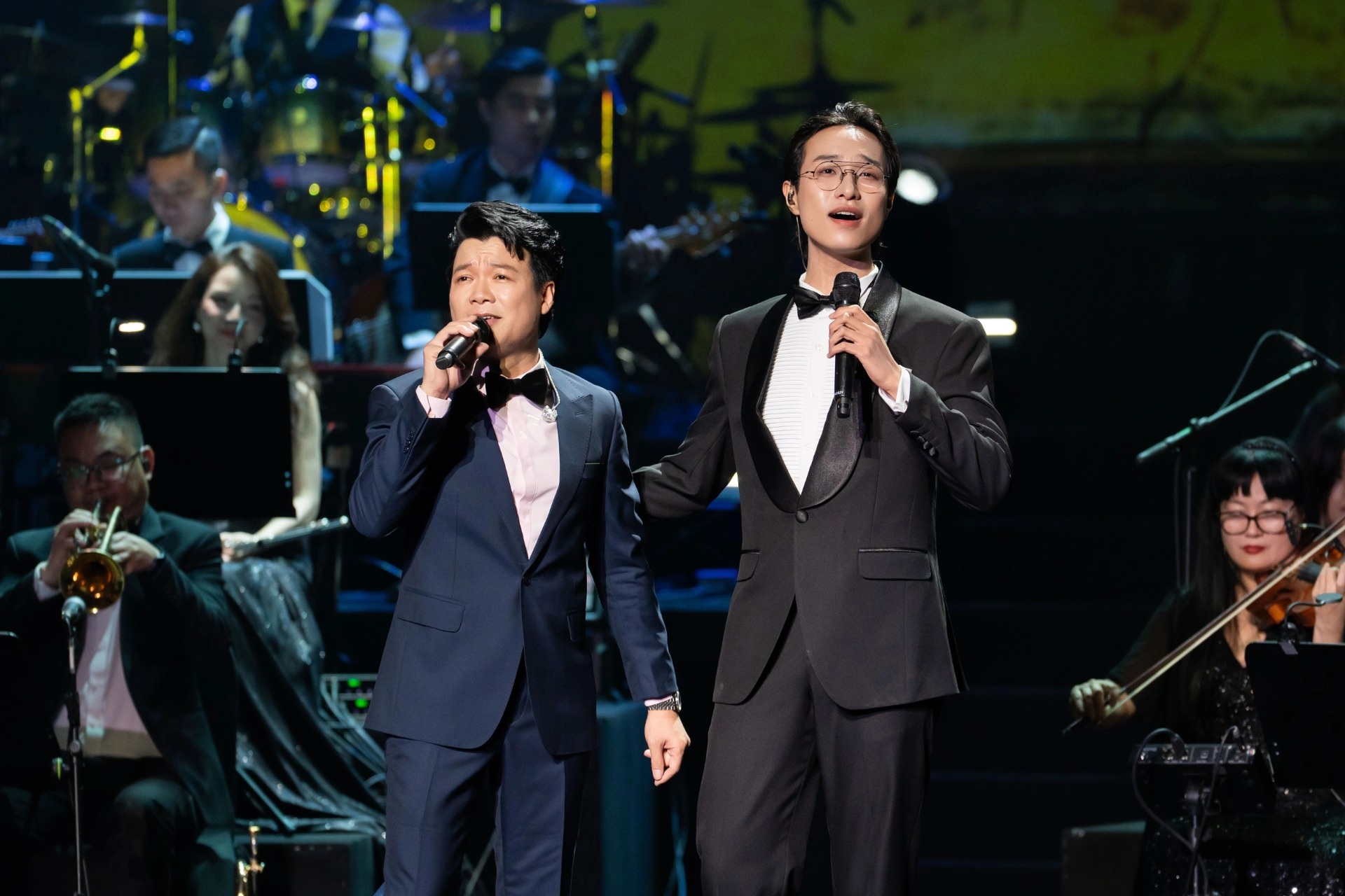 NSƯT Vũ Thắng Lợi kết hợp với ca sĩ Gen Z Hà An Huy gây bất ngờ