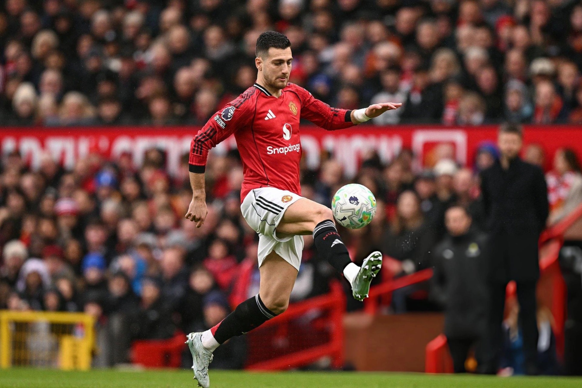 Man Utd 0-0 Aston Villa (hiệp 1): Thế trận thăm dò