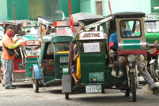 Philippines hỗ trợ tiền mặt cho tài xế khi giá xăng dầu tăng