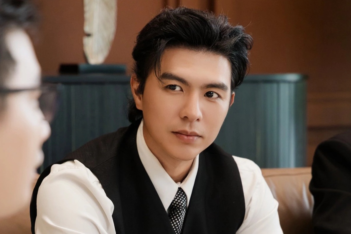 "Nam thần" khiến 2 mỹ nữ phim VTV tranh nhau, có tác phẩm 700 tỷ đồng