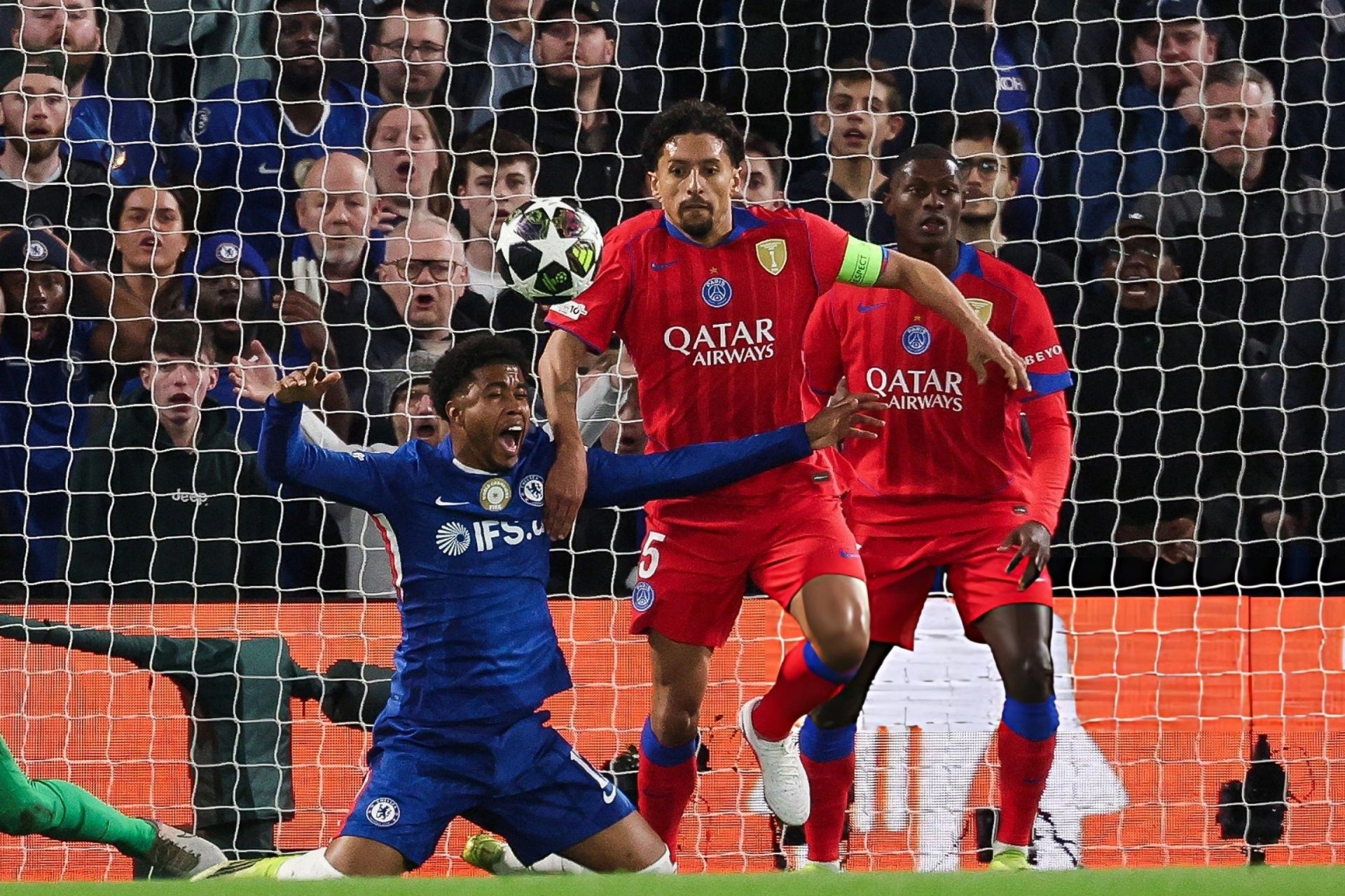 PSG vùi dập Chelsea, hiên ngang vào tứ kết Champions League