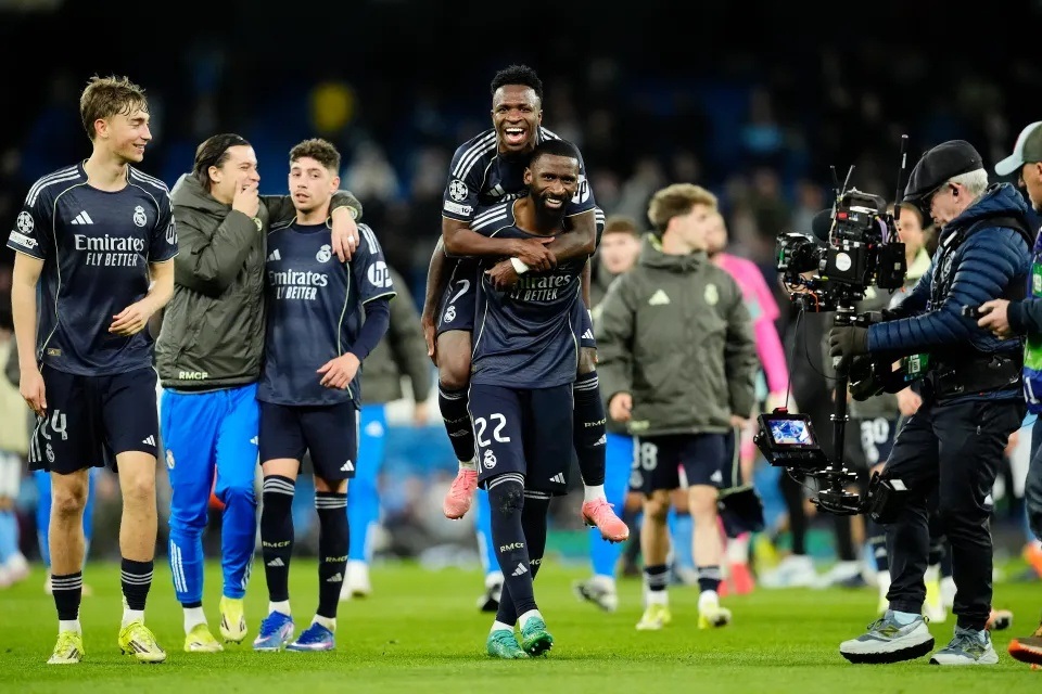 Xác định 4 đội bóng lọt vào vòng tứ kết Champions League