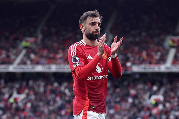 Man Utd đổi thái độ với Bruno Fernandes