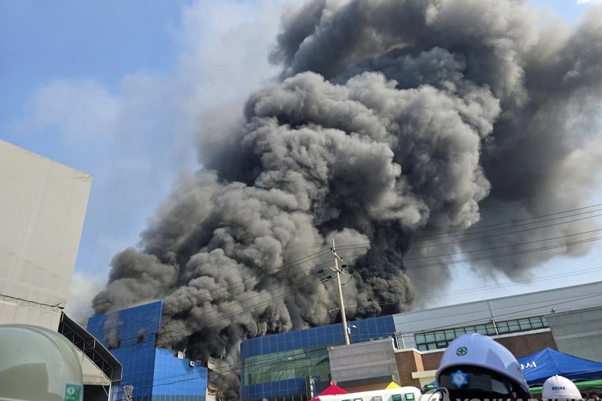 Hàn Quốc: Cháy nhà máy phụ tùng ô tô, ít nhất 50 người bị thương