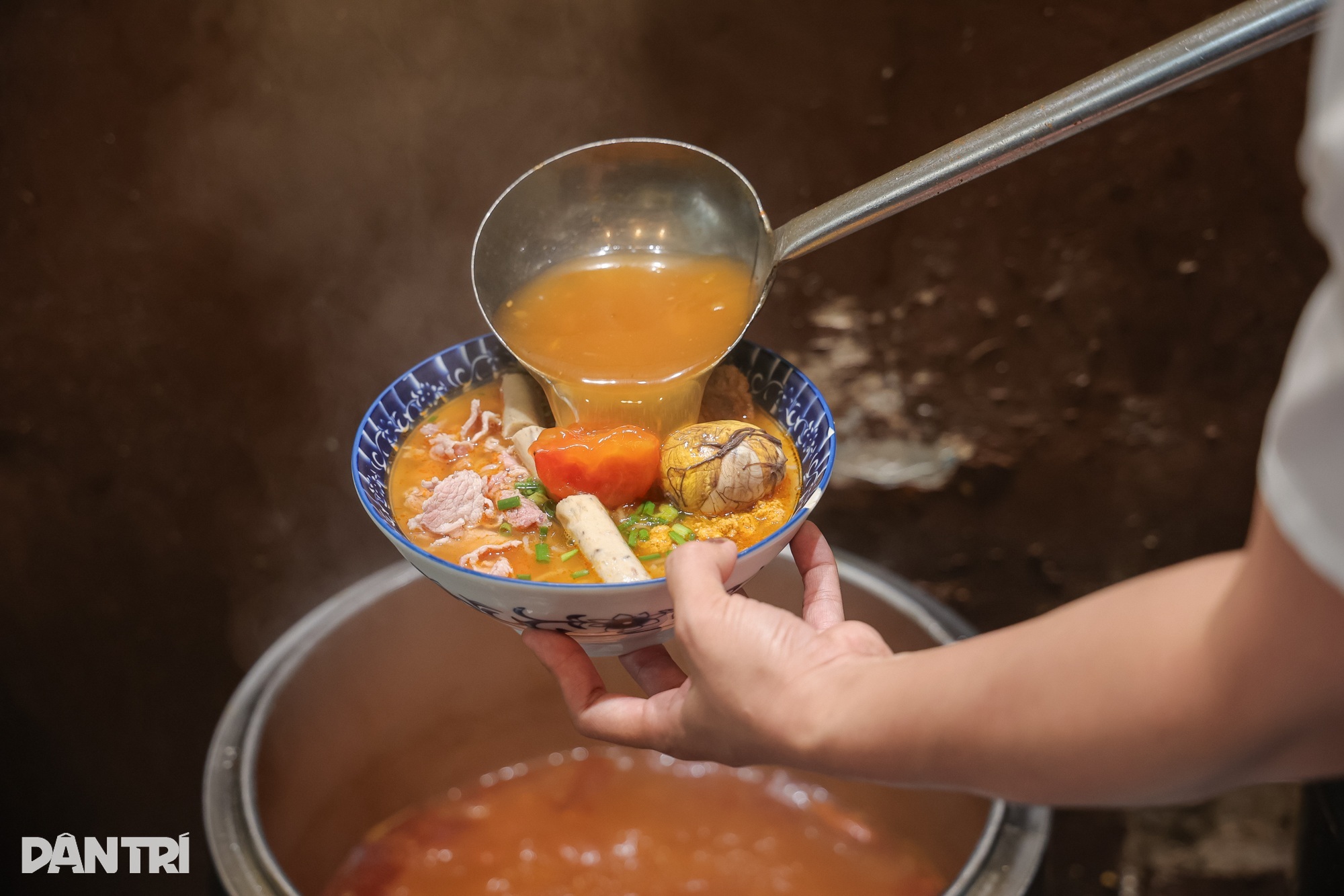 Một bát bún riêu "ăn cho nhẹ bụng" bằng 70 phút chạy bộ