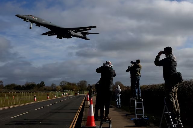 Anh mở rộng cho phép Mỹ sử dụng căn cứ để không kích Iran