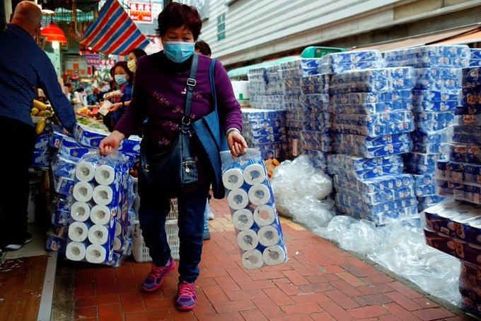 Người dân đổ xô tích trữ giấy vệ sinh ở Nhật Bản do lo ngại xung đột Iran