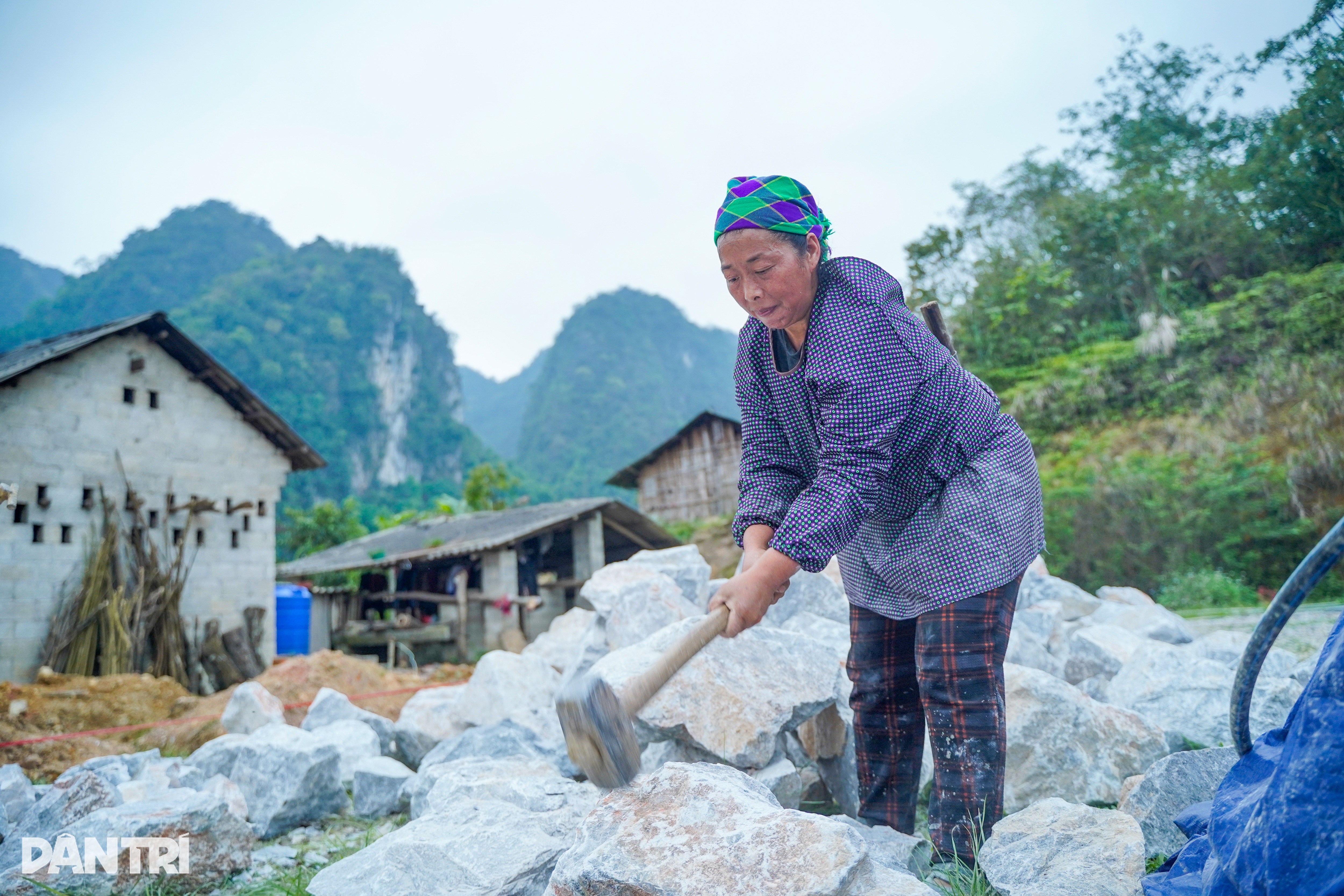 Dantri races to complete homes for poor families in Cao Bang - 4 Dantri races to complete homes for poor families in Cao Bang - 4
