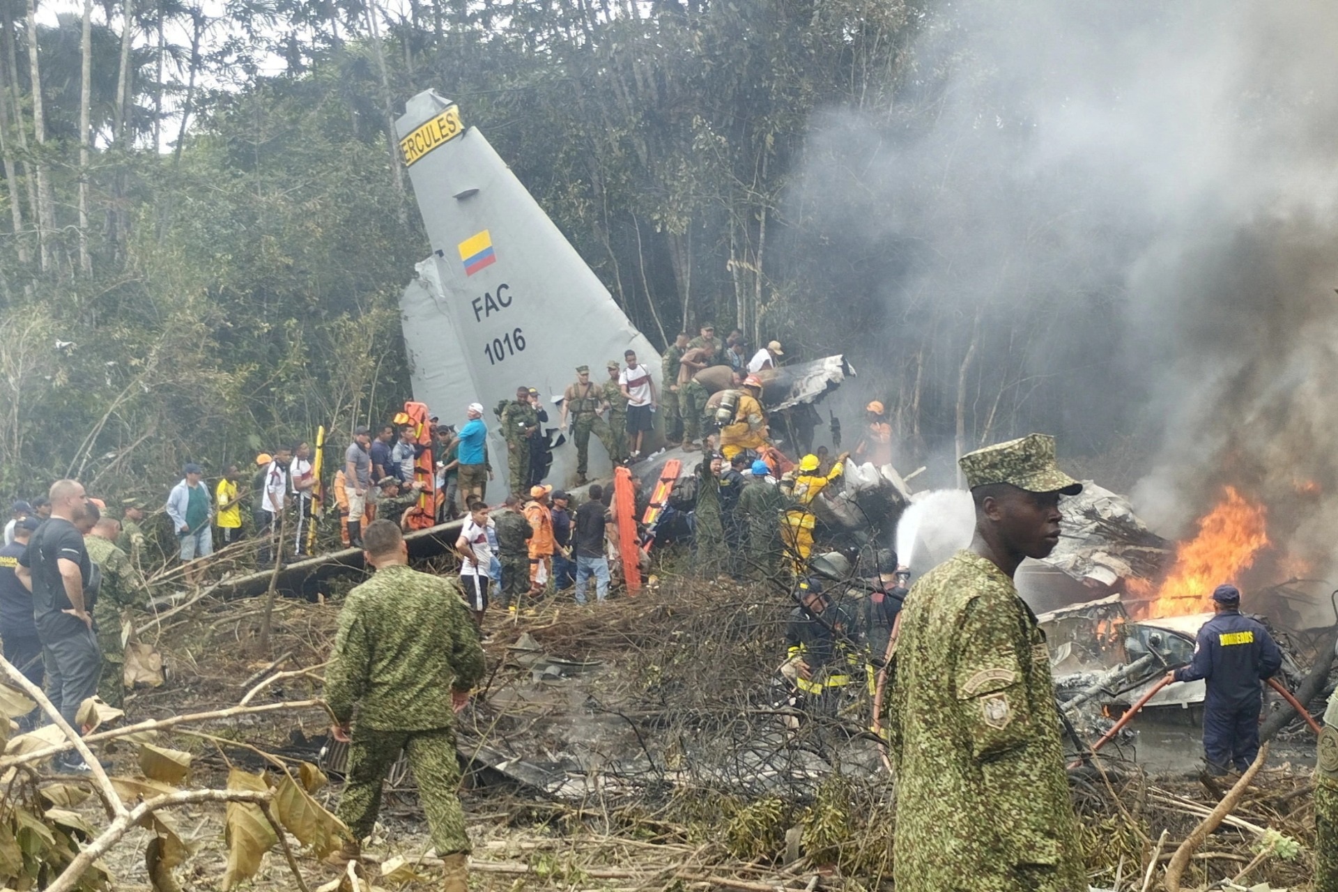 Vụ máy bay quân sự Colombia chở 125 người bị rơi: Ít nhất 34 người chết