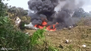 Rơi máy bay quân sự chở 110 binh sĩ ở Colombia