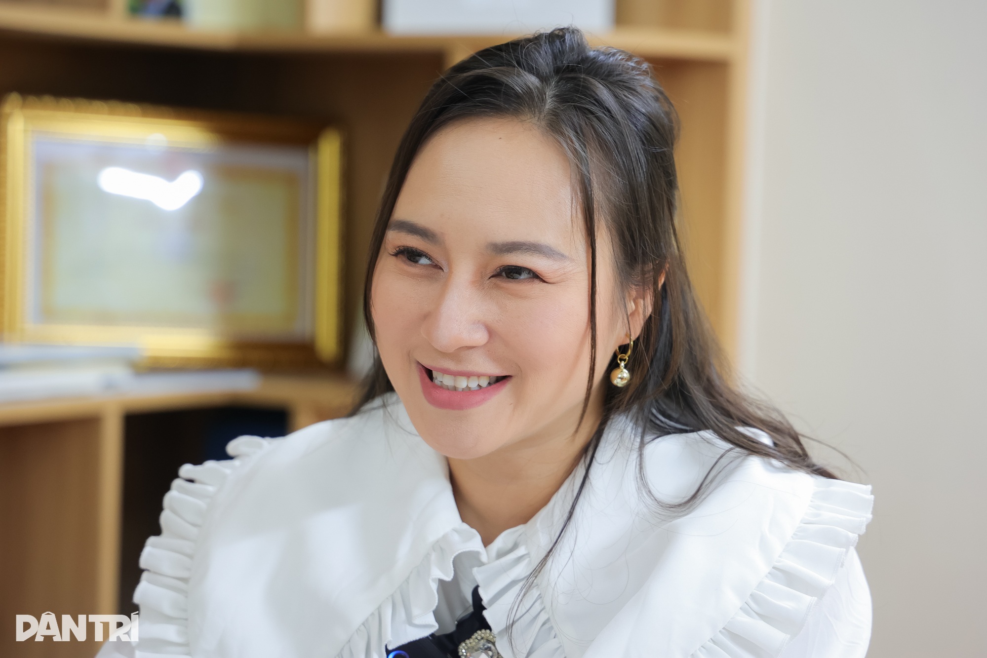 Khánh Linh "Cô Tấm ngày nay" hé lộ cát-xê thời đỉnh cao, tuổi 43 viên mãn