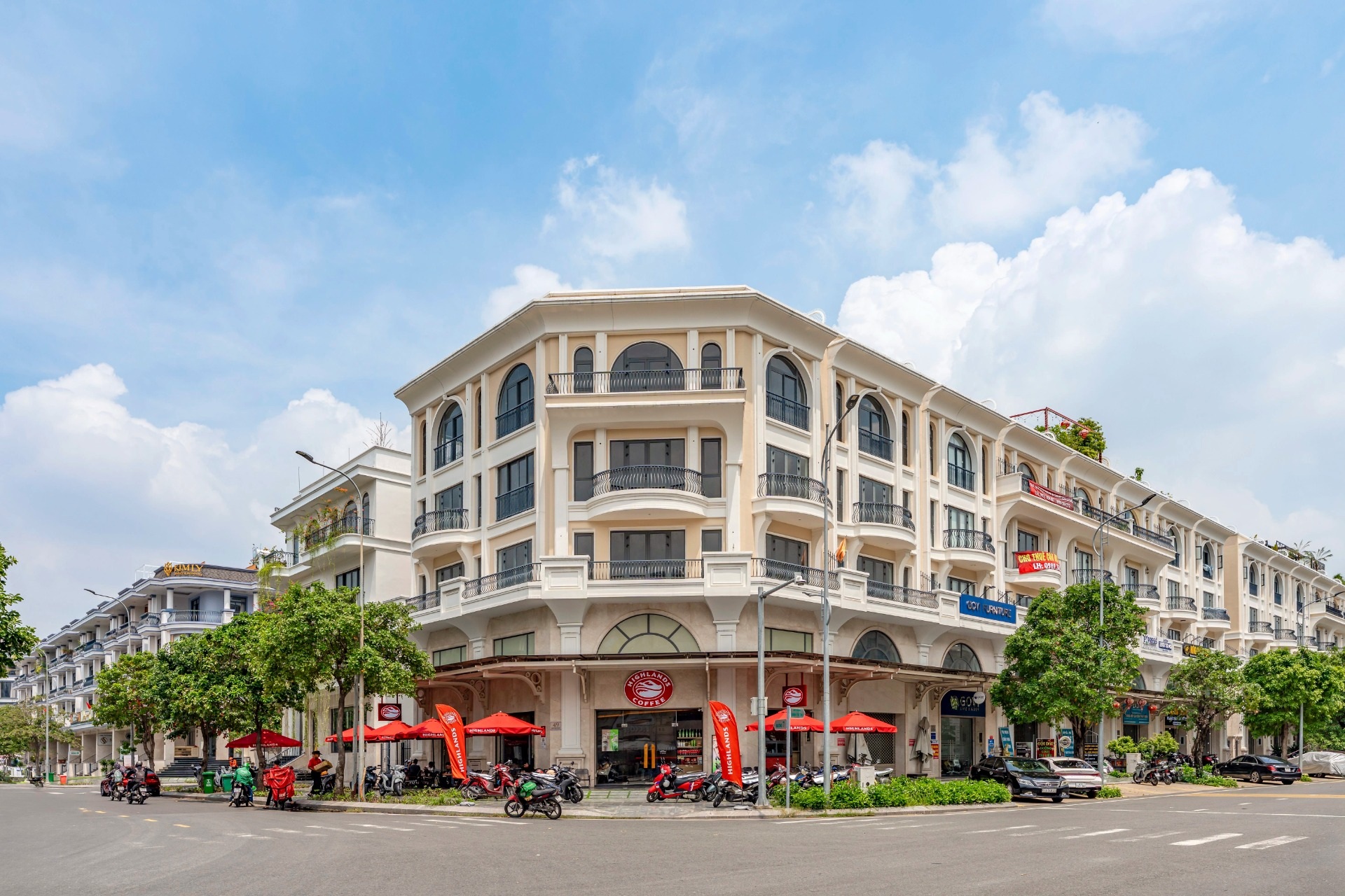 Mua nhà tại Van Phuc City, trải nghiệm loạt thương hiệu nổi tiếng ngay nội khu