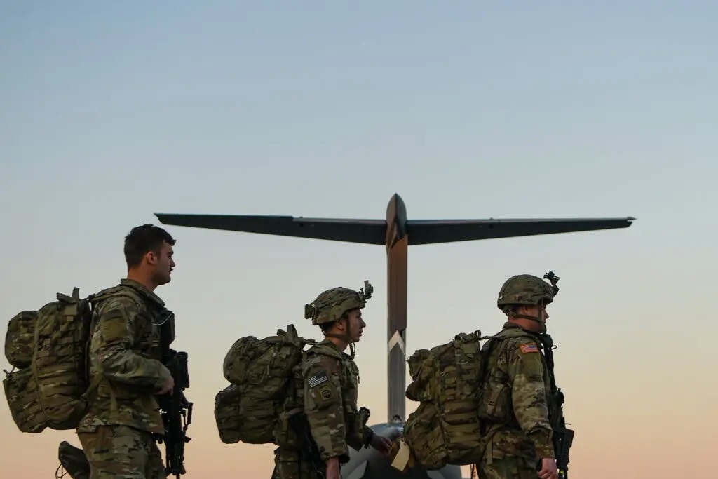 Mỹ cân nhắc đưa 3.000 lính dù đến Trung Đông