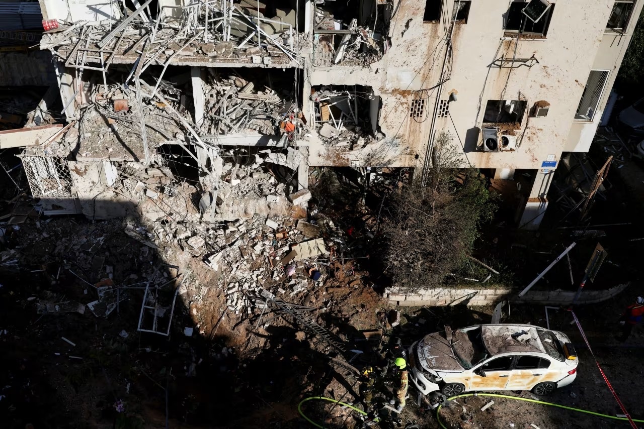 Iran dồn dập phóng tên lửa, thủ đô của Israel hứng thiệt hại