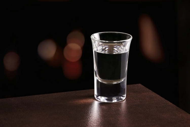 Hà Nội: Thứ ẩn mình trong chai rượu khiến người đàn ông ngừng tim