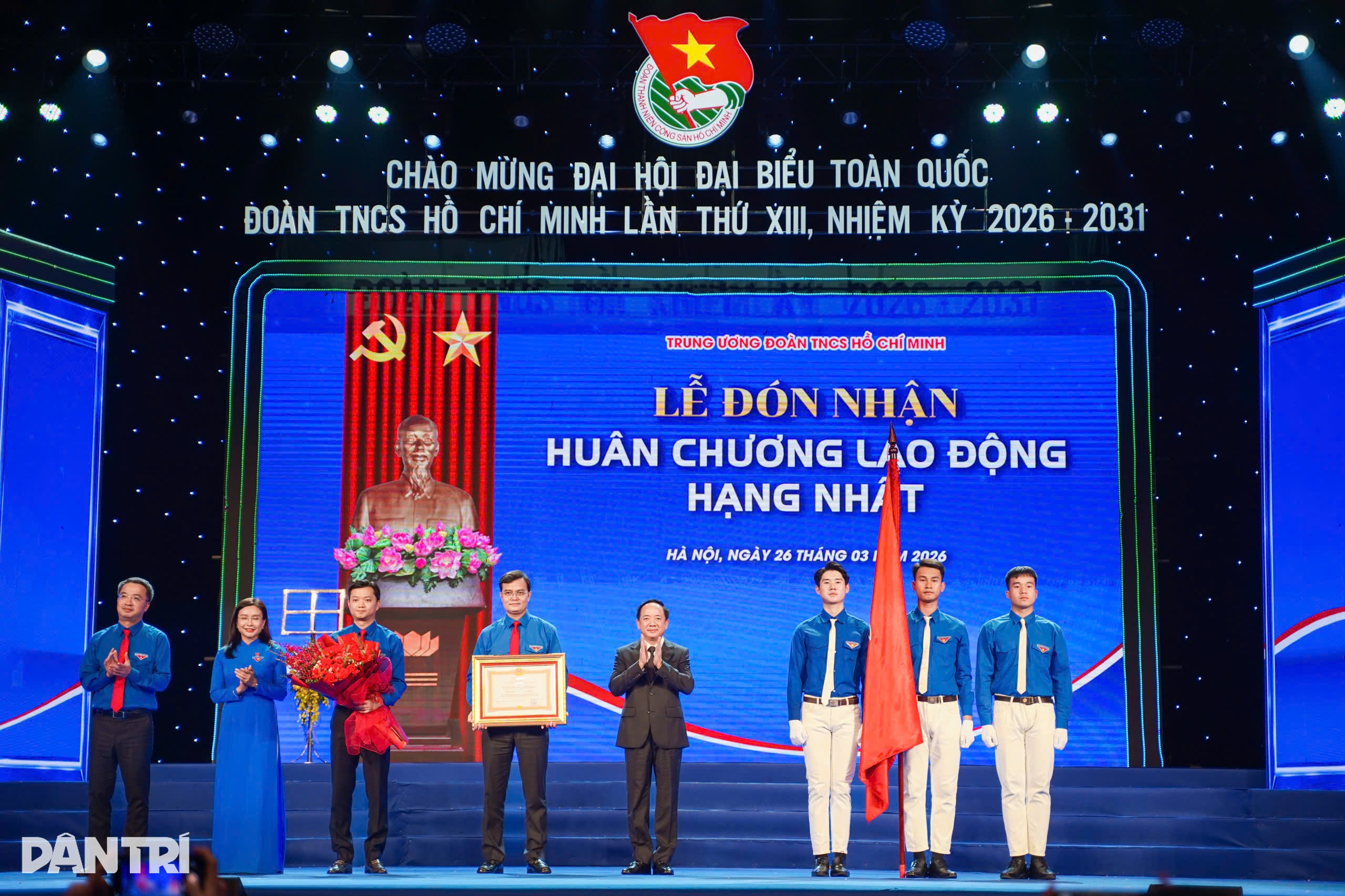 Trung ương Đoàn đón nhận Huân chương Lao động hạng Nhất