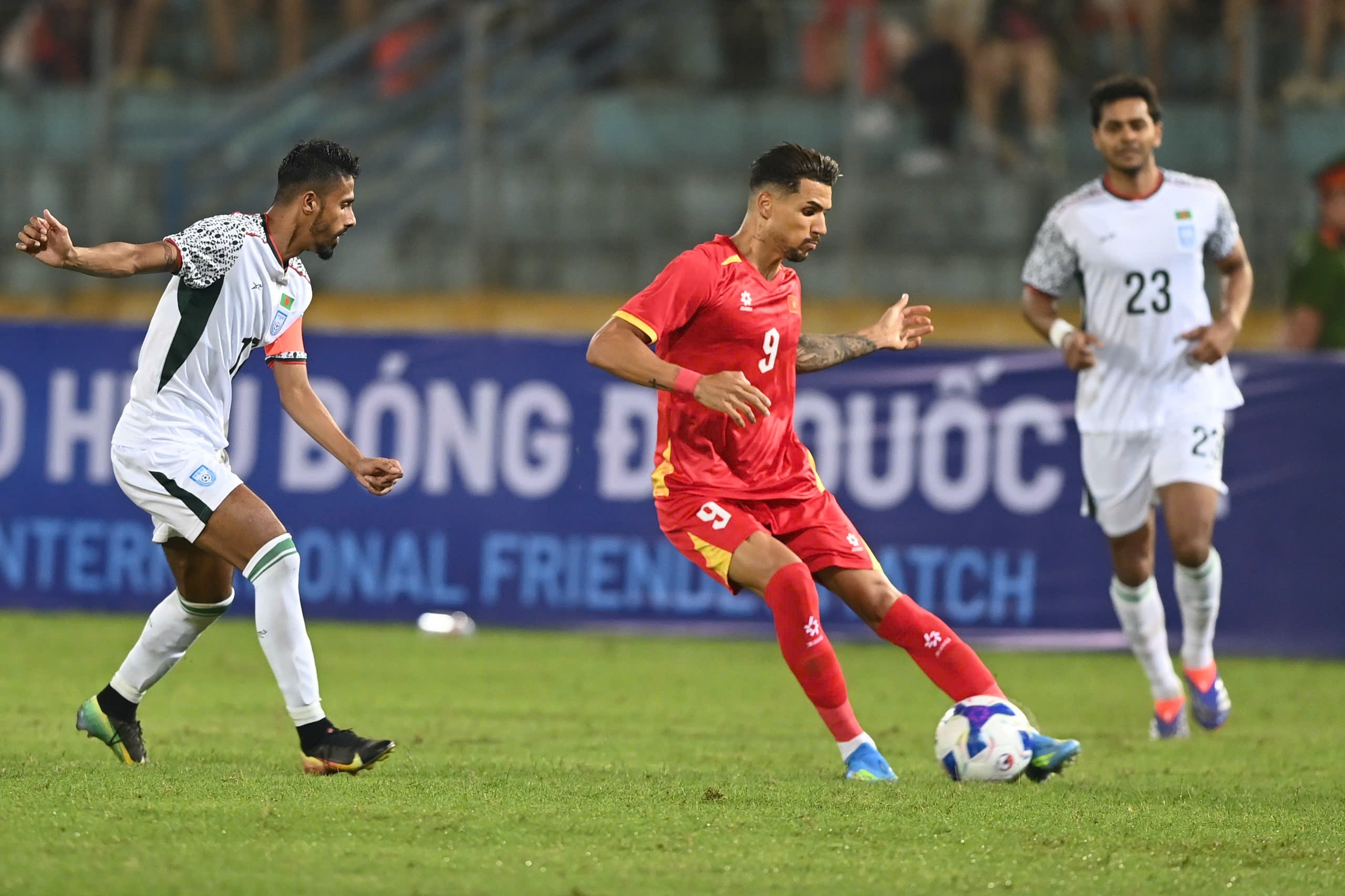 Báo Malaysia đánh giá cao đẳng cấp 3 ngôi sao đội tuyển Việt Nam