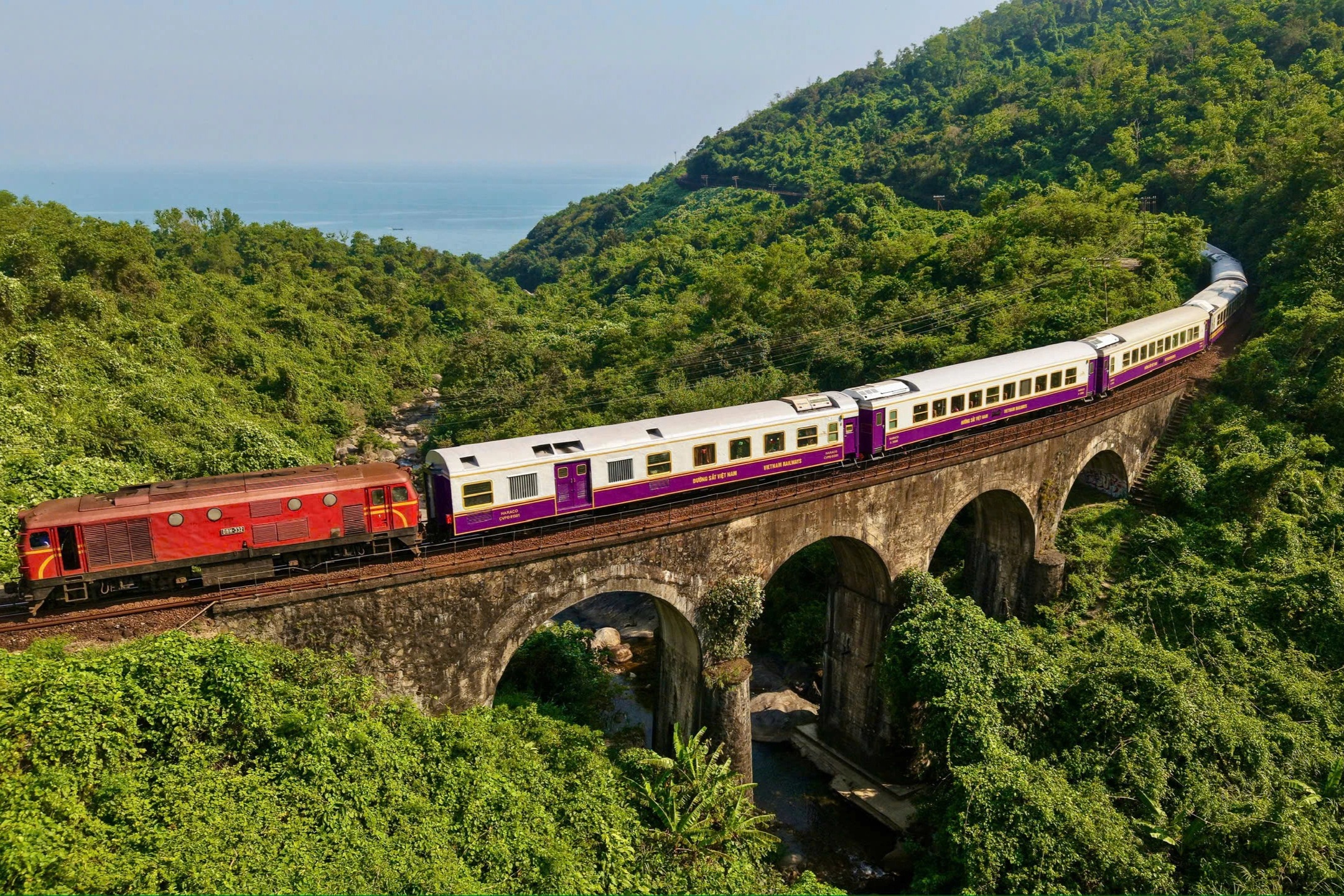 Nâng cấp đoàn tàu di sản đi qua đường sắt đáng trải nghiệm nhất thế giới