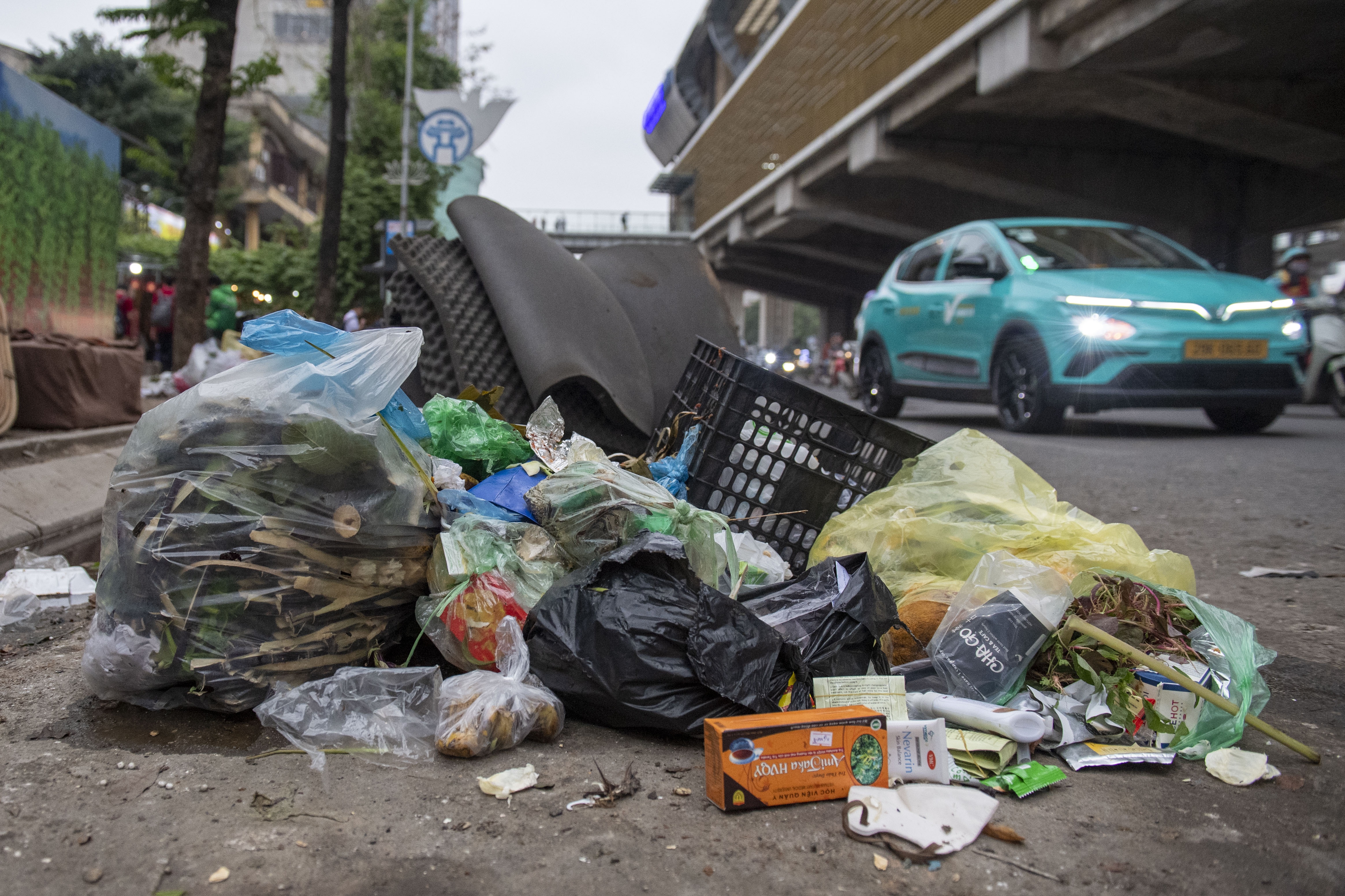 Ám ảnh rác thải và thói quen 