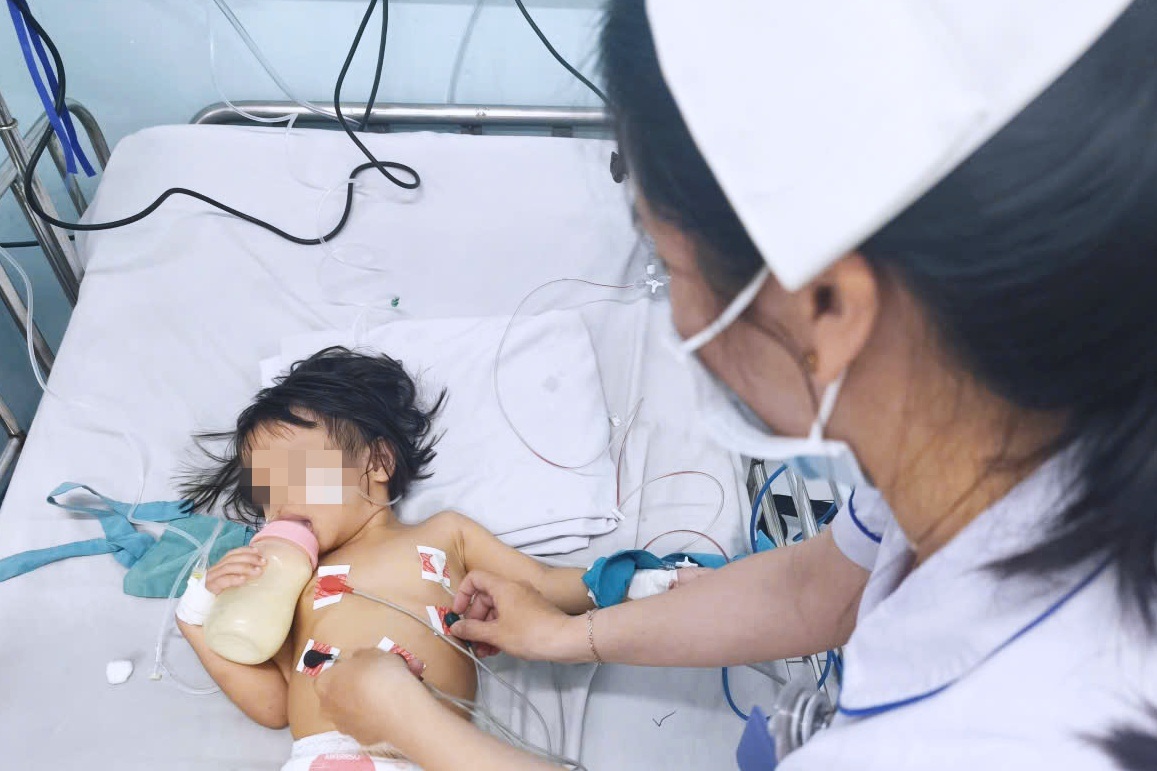 Bệnh tay chân miệng tăng báo động ở TPHCM: Cảnh báo lầm tưởng nguy hiểm