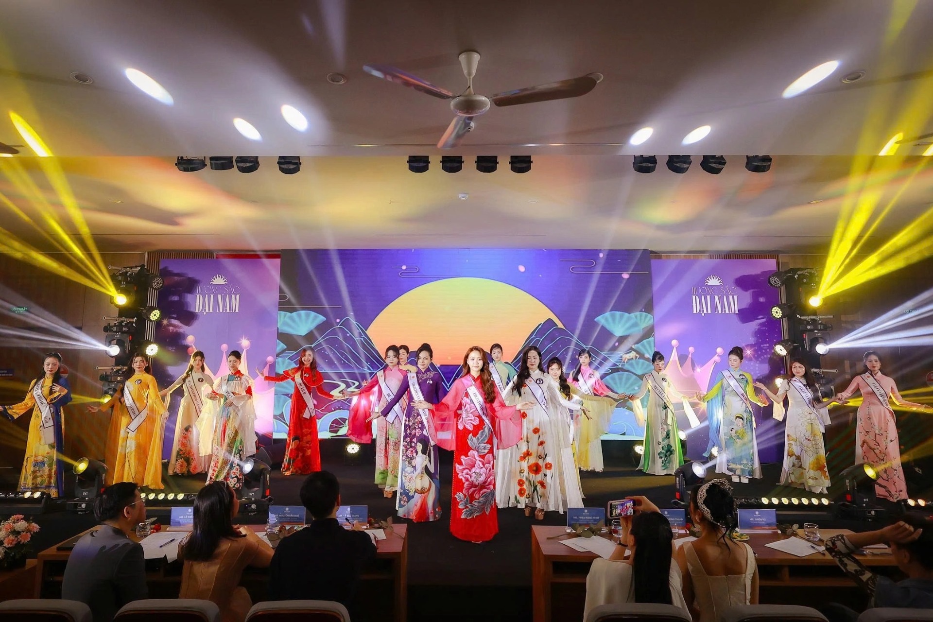 40 nữ sinh tranh tài tại bán kết Hương sắc Đại Nam 2026