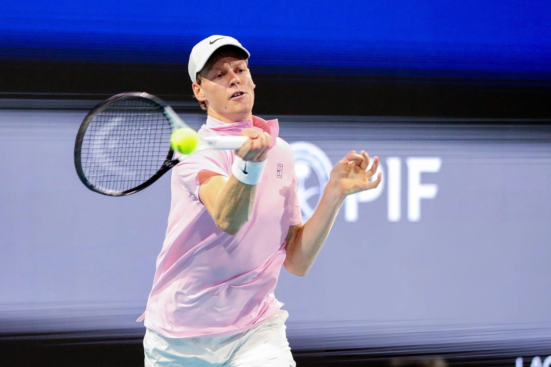 Sinner kéo dài chuỗi thăng hoa, vào chung kết Miami Open