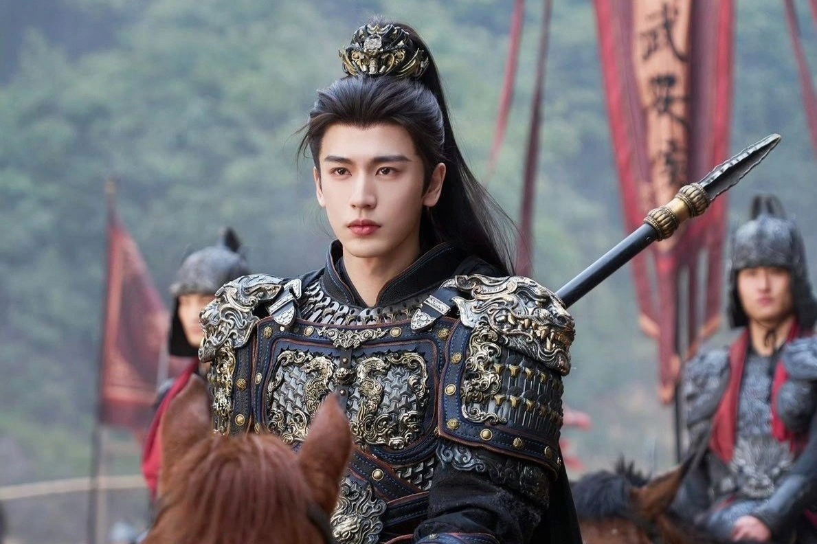 “Tướng quân kem nền” so sánh với Leonardo DiCaprio, nói đẹp trai là cái tội