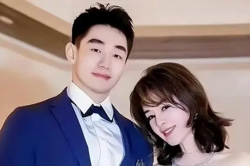 Nữ đại gia Trung Quốc cưới lần 6: Chồng trẻ kém 30 tuổi, nhận 190 tỷ đồng