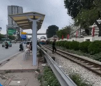 Clip “khoảnh khắc thanh niên thoát chết trước mũi tàu” nổi bật tuần qua