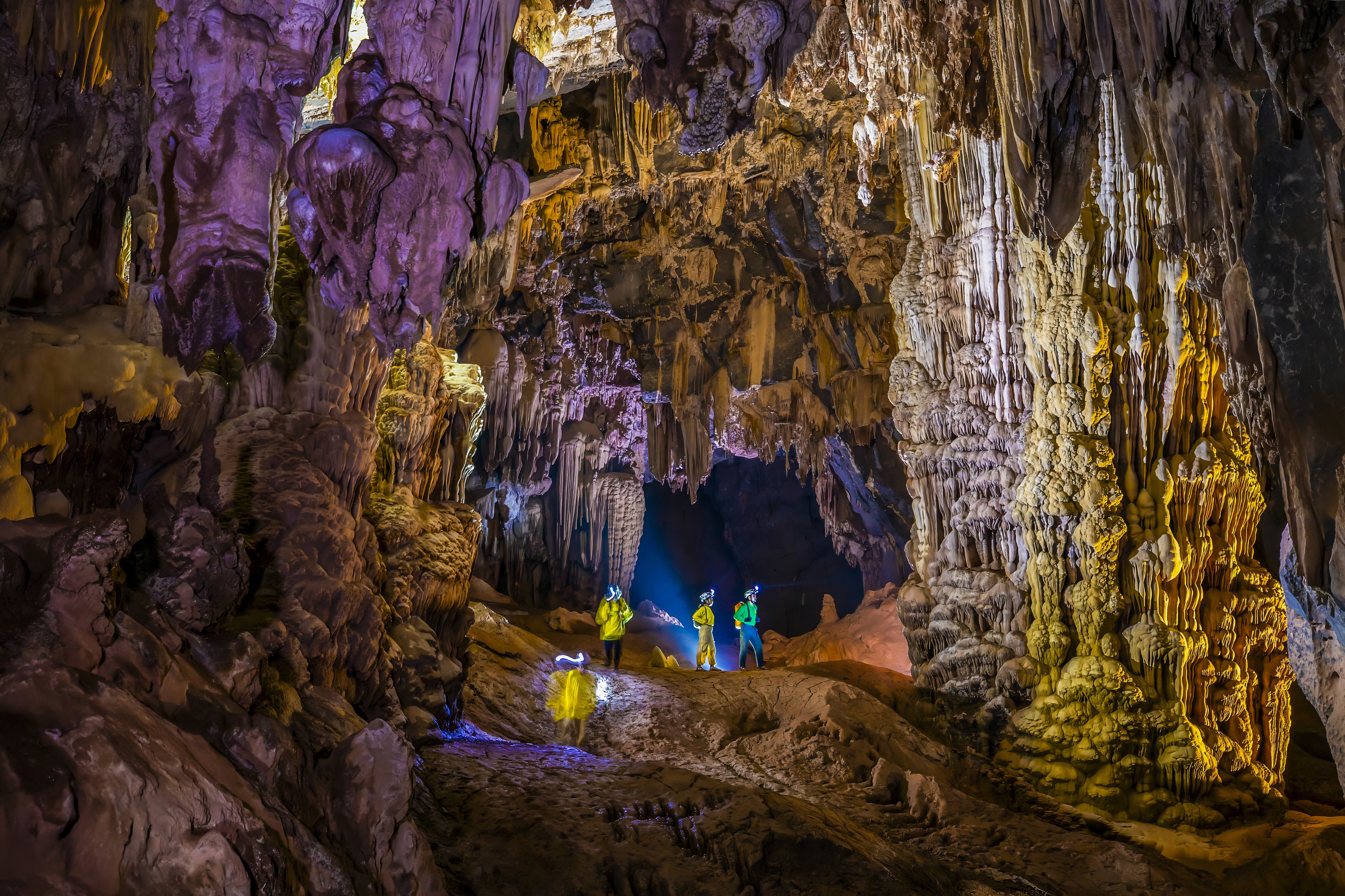 Ngắm thạch nhũ hàng triệu năm tuổi trong hang động sắp mở cửa đón khách