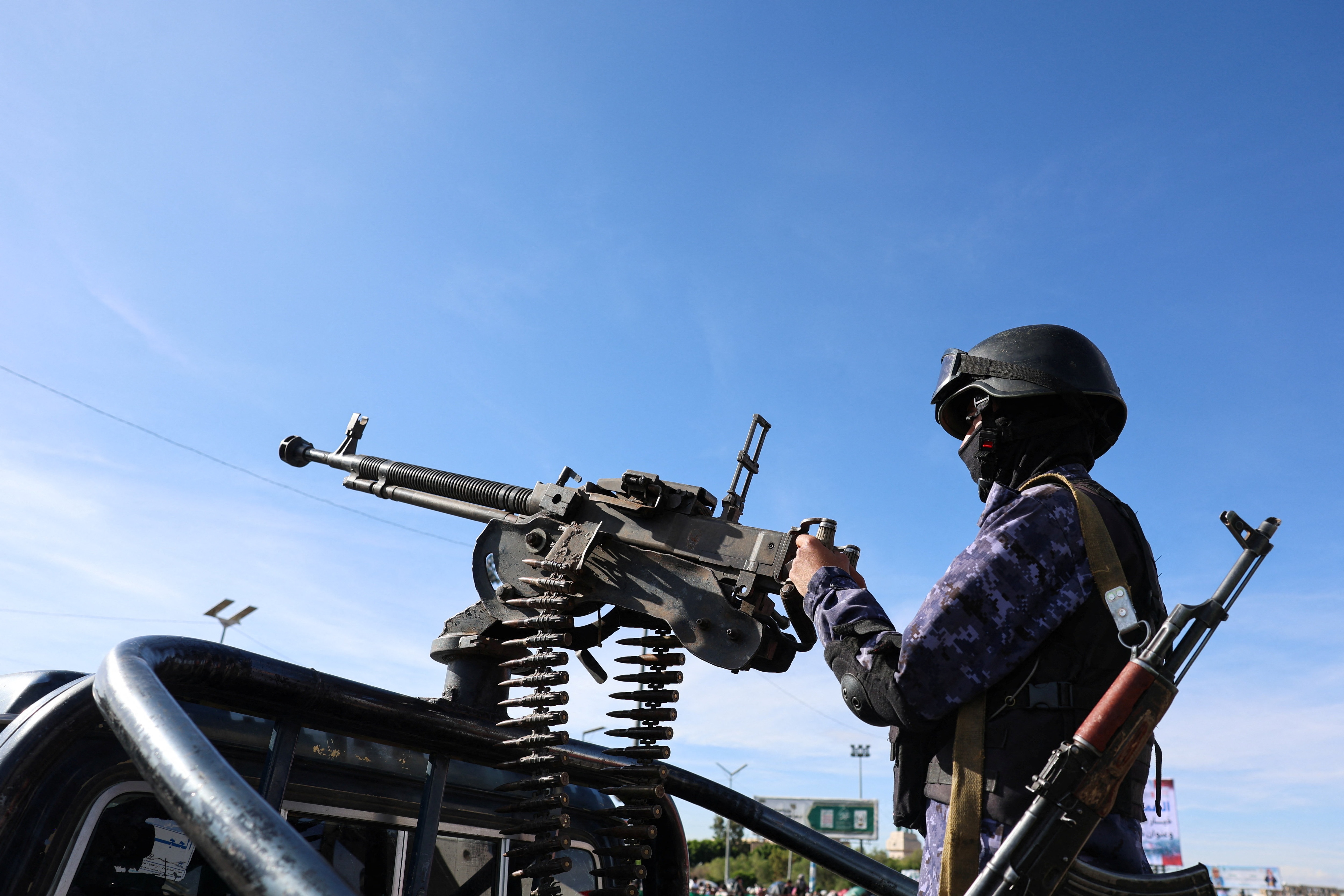 Houthi tham chiến cùng Iran, tấn công dồn dập cơ sở trọng yếu Israel