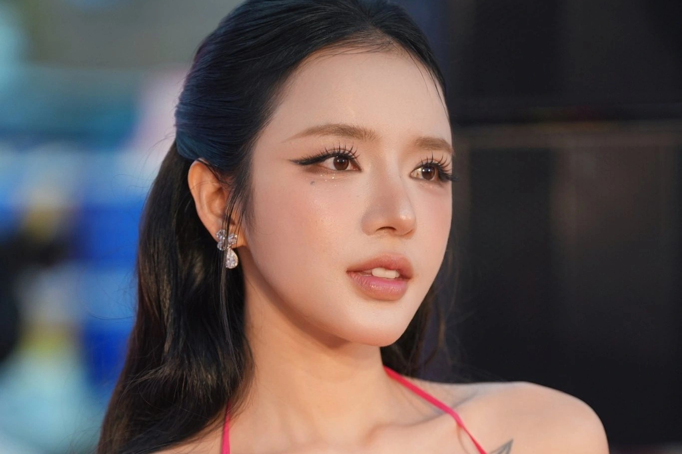 Ca sĩ LyLy sau phim 450 tỷ đồng: Vòng eo 55cm gây sốt, đời tư được chú ý