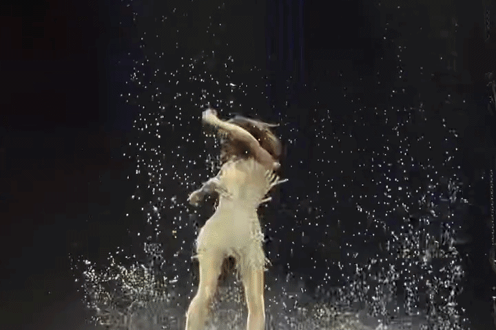 Màn tắm mưa gợi cảm tại Hoa hậu Hòa bình Thái Lan nhận “bão lời khen”