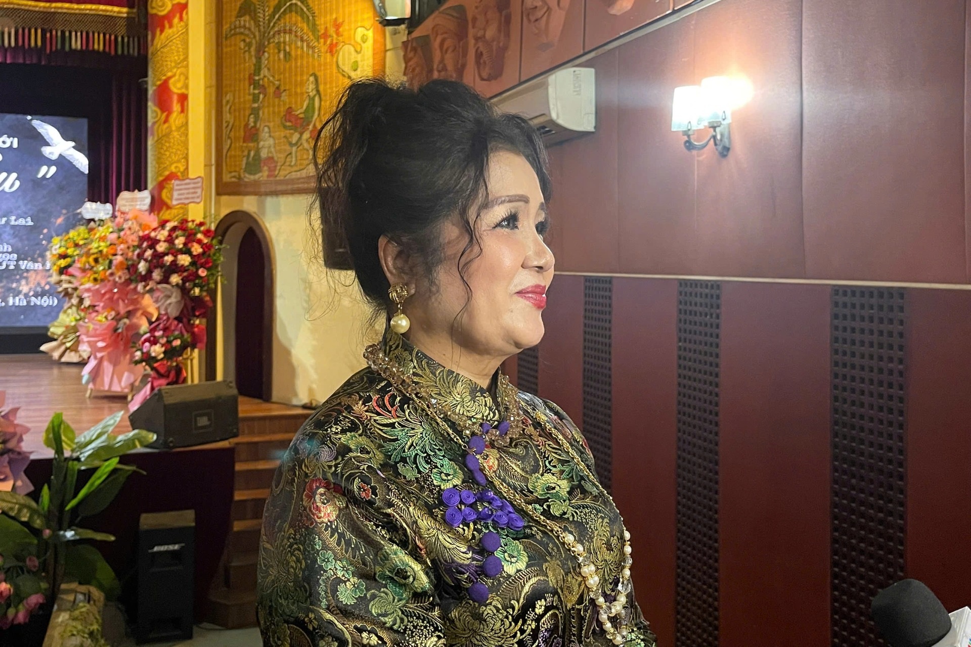 NSND Lệ Ngọc đưa tranh Đông Hồ, nghệ thuật chèo vào vở diễn 