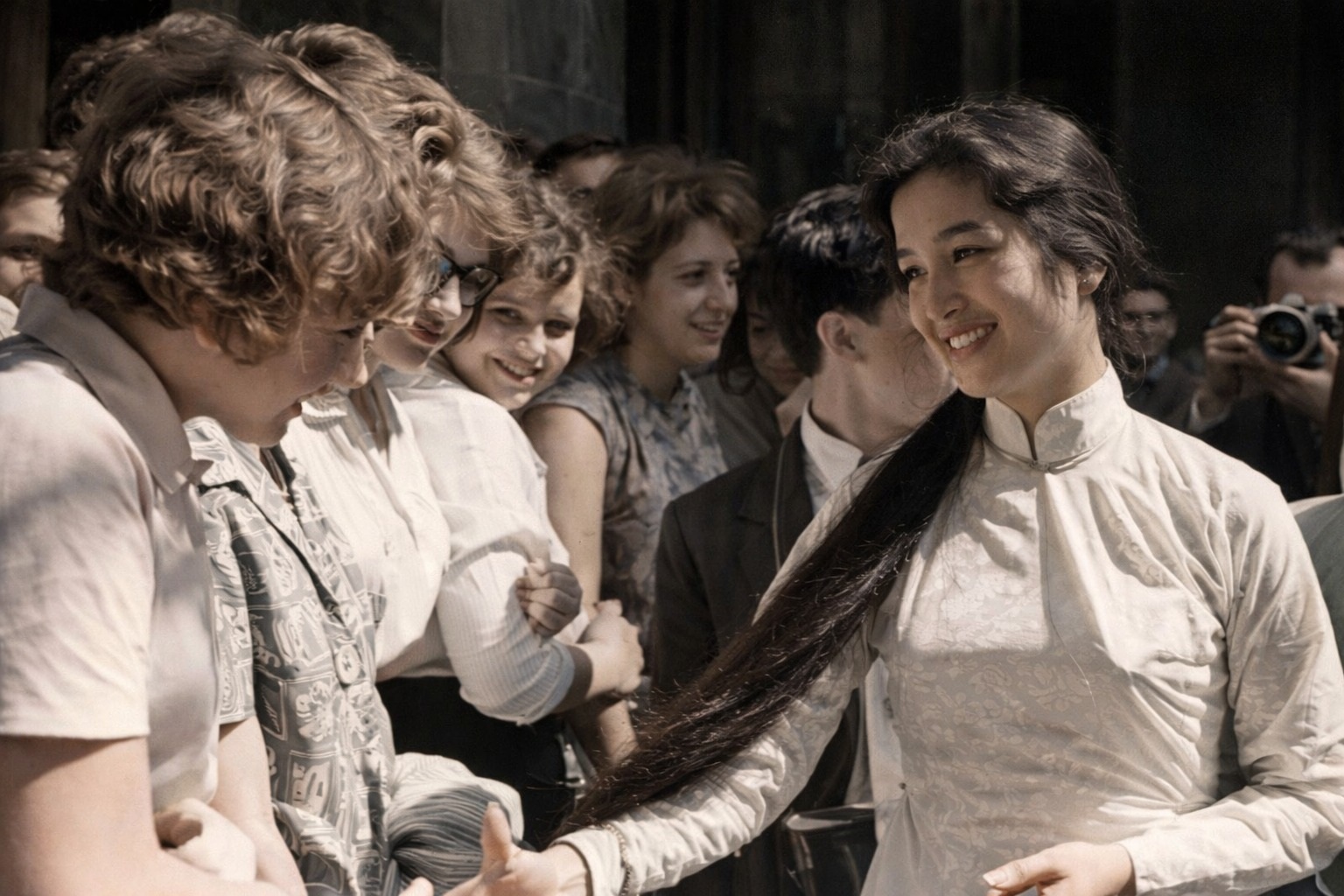 Bức ảnh hiếm NSND Trà Giang năm 21 tuổi được công bố gây sốt