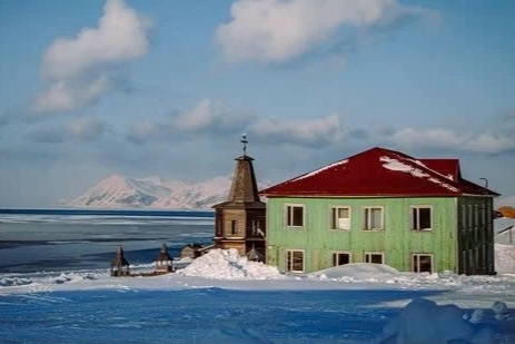 Thị trấn kỳ lạ không có nghĩa trang, mẹ bầu phải đến chỗ khác sinh nở