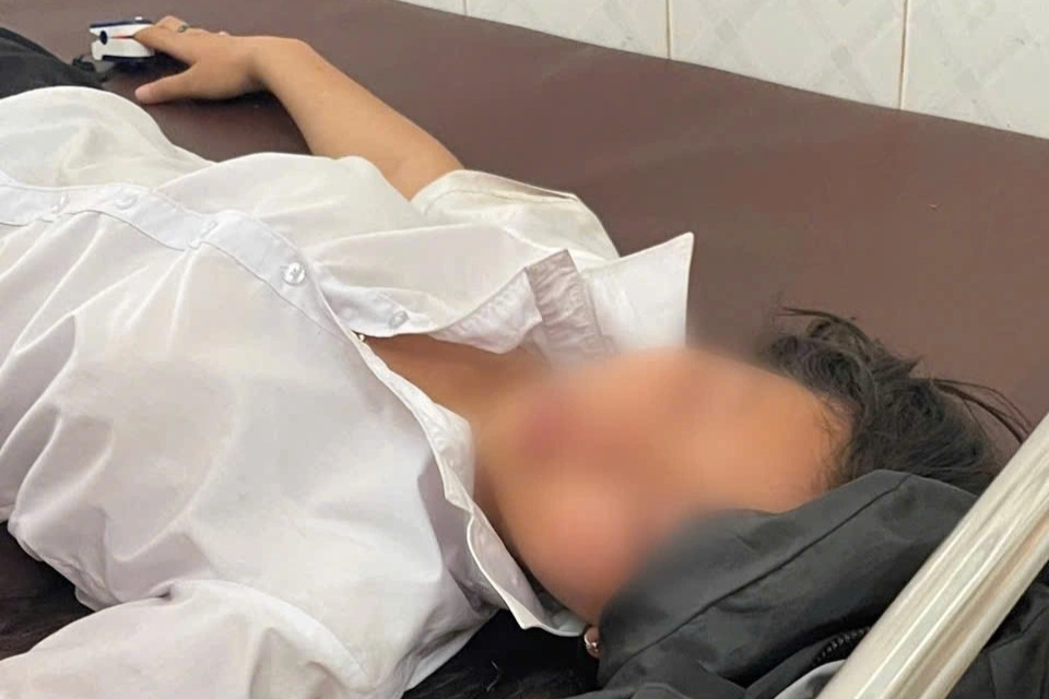 Nữ sinh lớp 7 nhập viện sau khi bị bạn cùng trường đánh tới tấp