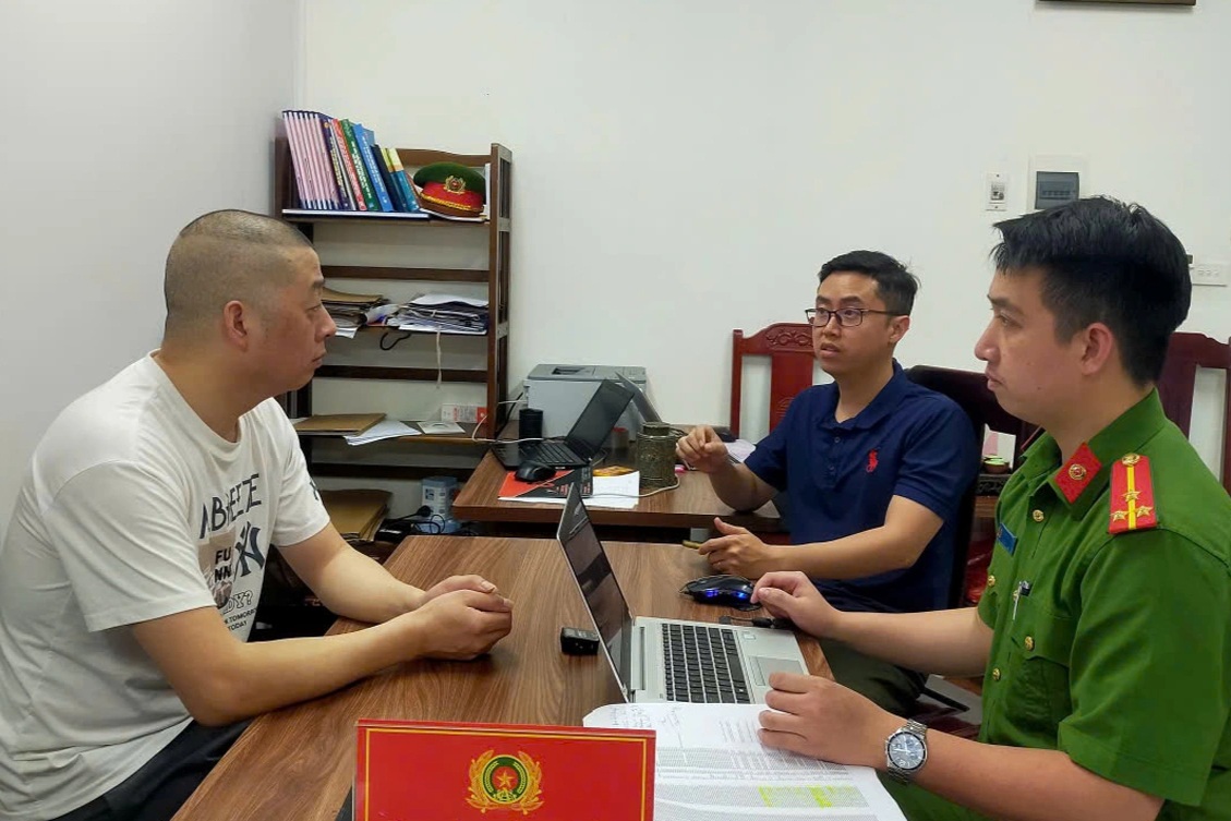 Phía sau những hội thảo ở khách sạn hạng sang và mức lợi nhuận không tưởng