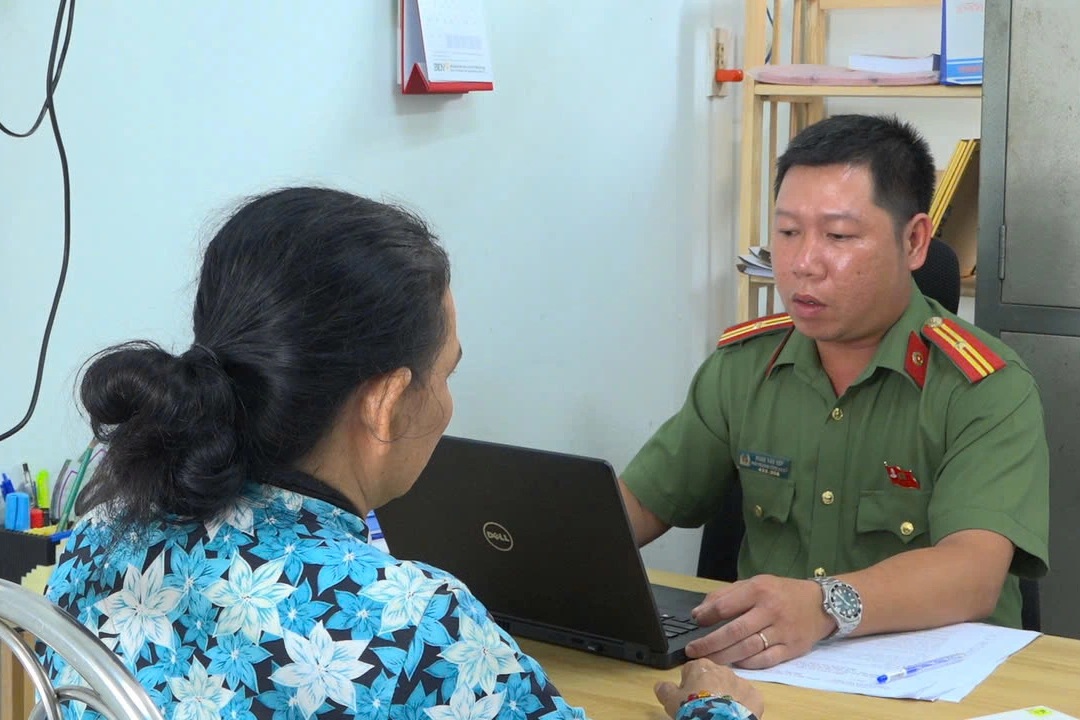 Bố mẹ đăng clip tìm con, dân mạng lầm tưởng bé gái bị bắt cóc