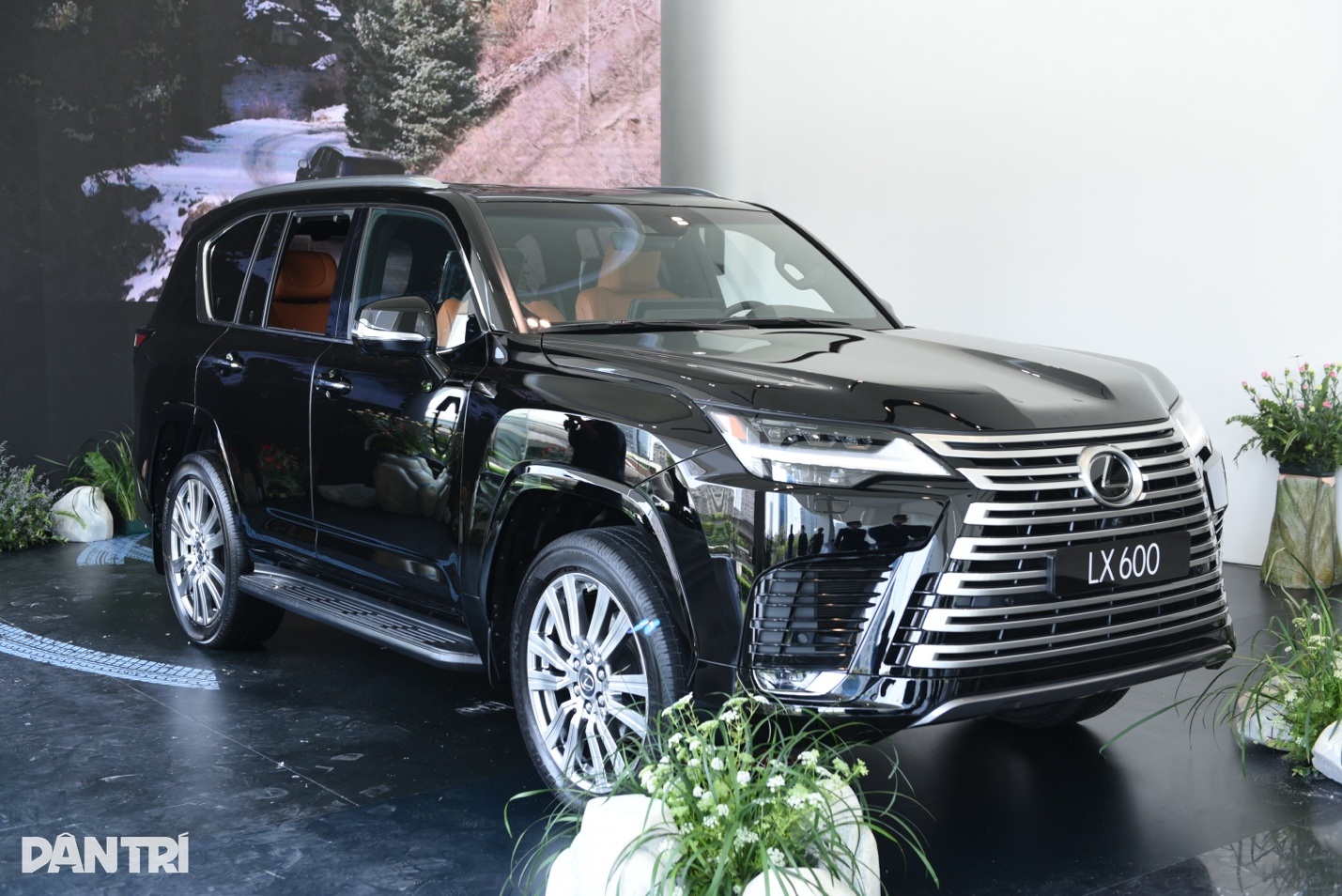 Lexus LX600 bị triệu hồi tại Việt Nam vì lỗi giống trên Toyota Land Cruiser