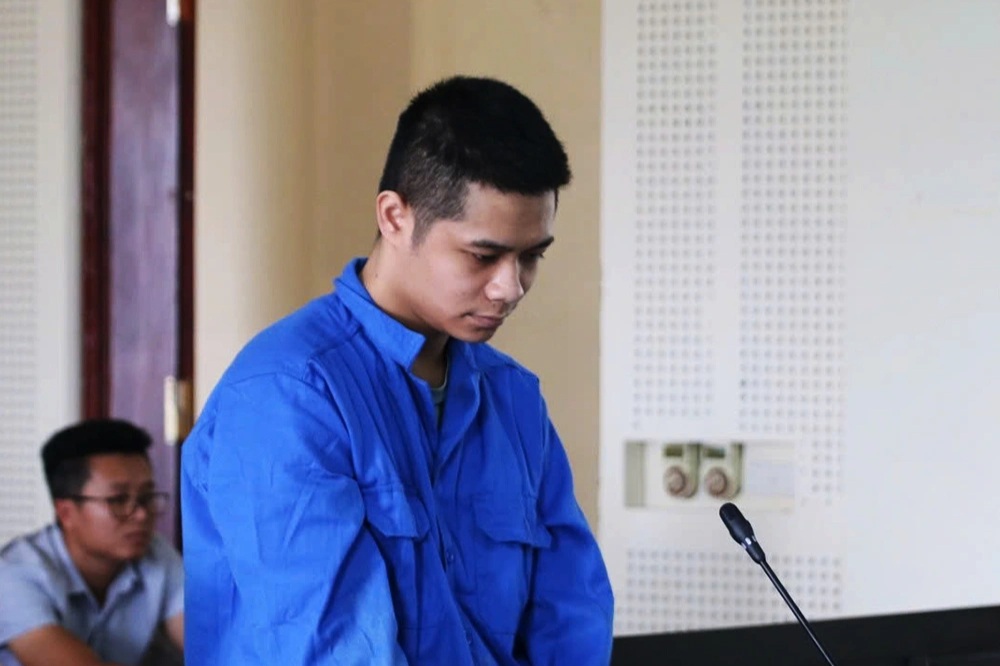 Chiếm đoạt tiền tỷ bằng mảnh giấy đặt mua trên mạng