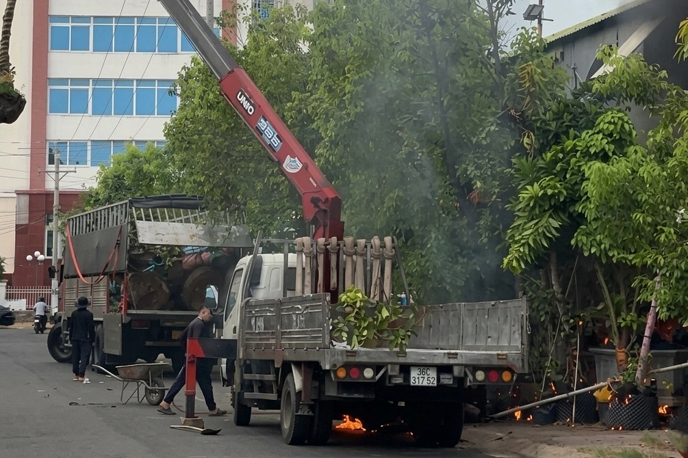 Xe cẩu bị phóng điện ở Lâm Đồng, một người tử vong