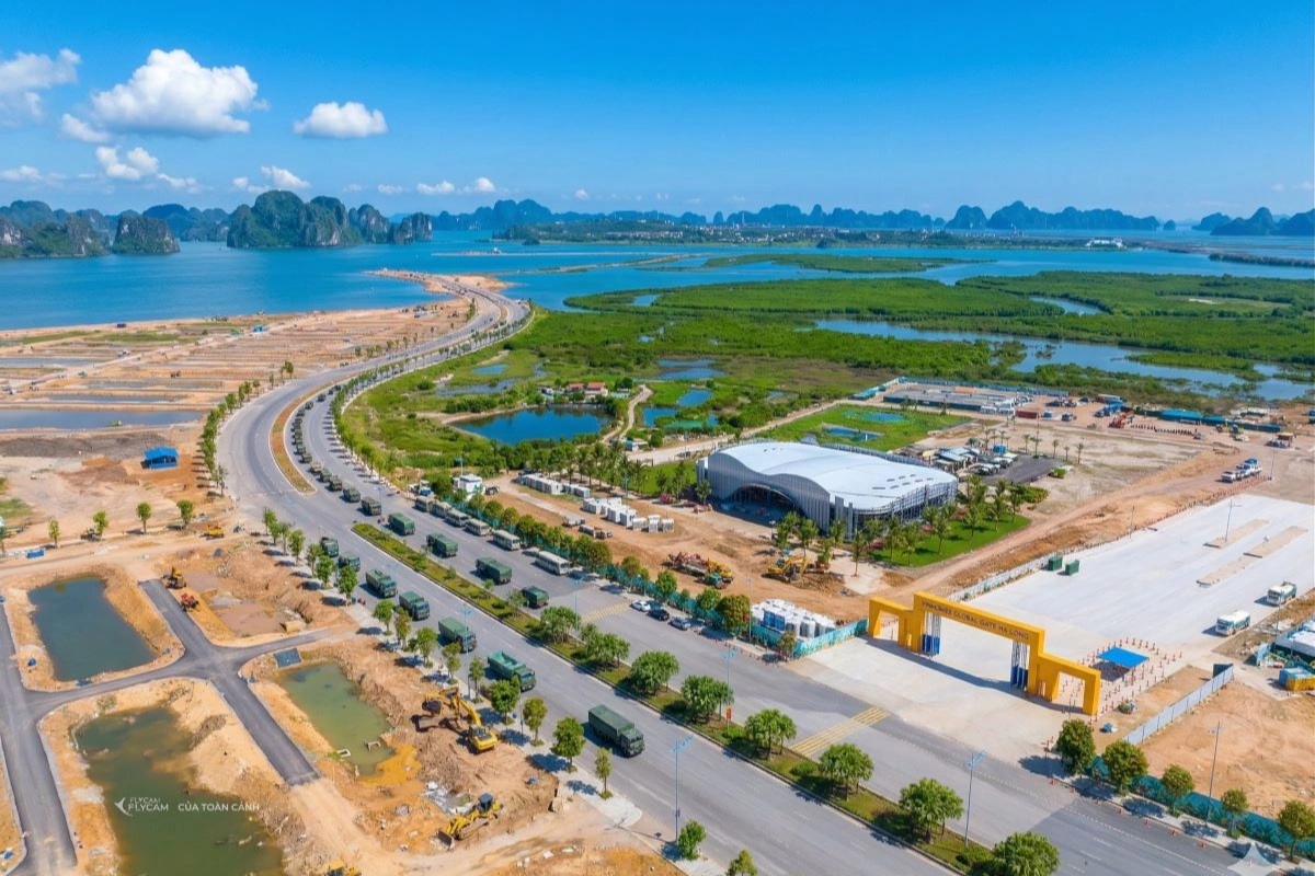 Đại công trường Vinhomes Global Gate Hạ Long