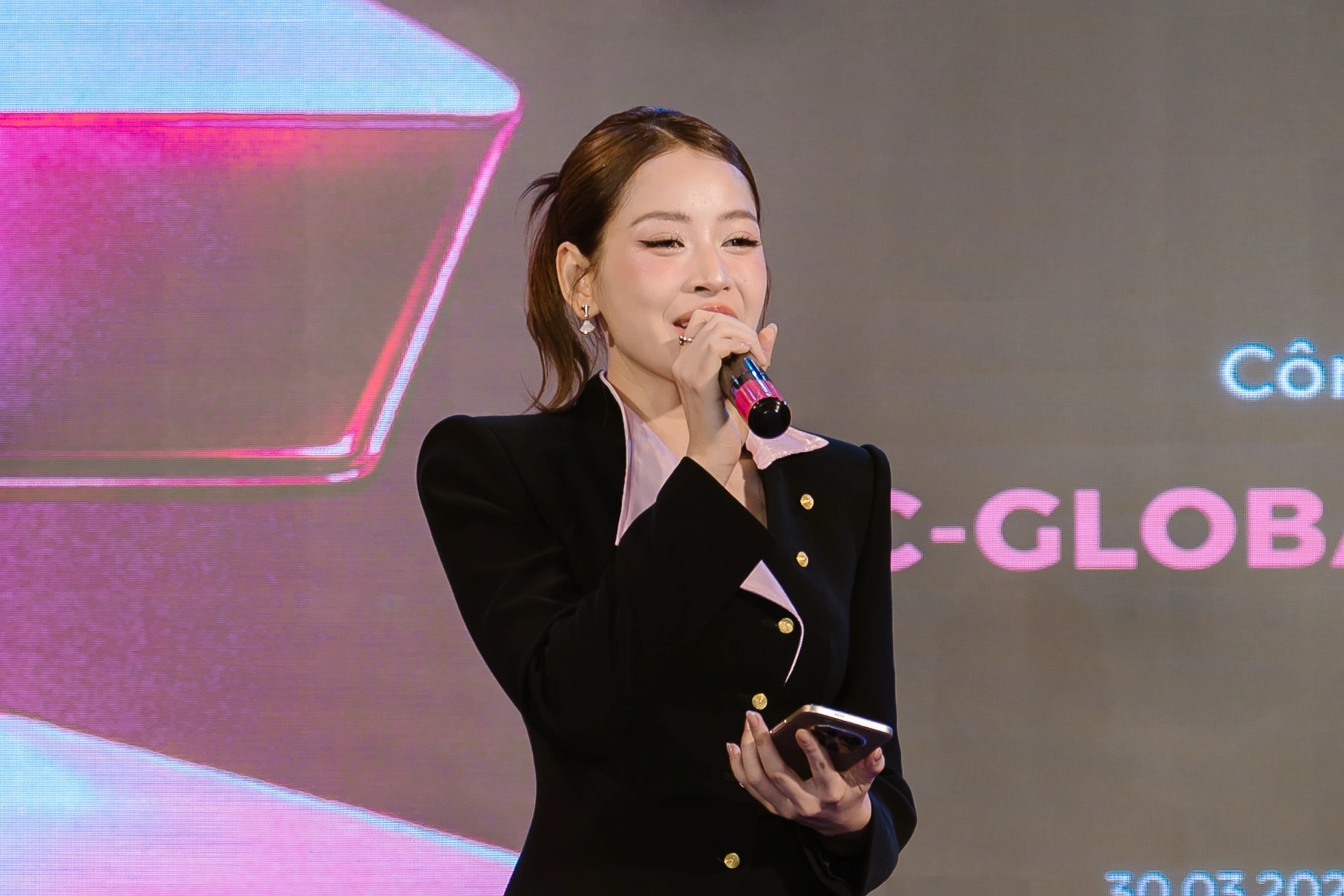 Chi Pu tự nhận tham vọng trong công việc, nói gì về chuyện lập gia đình?